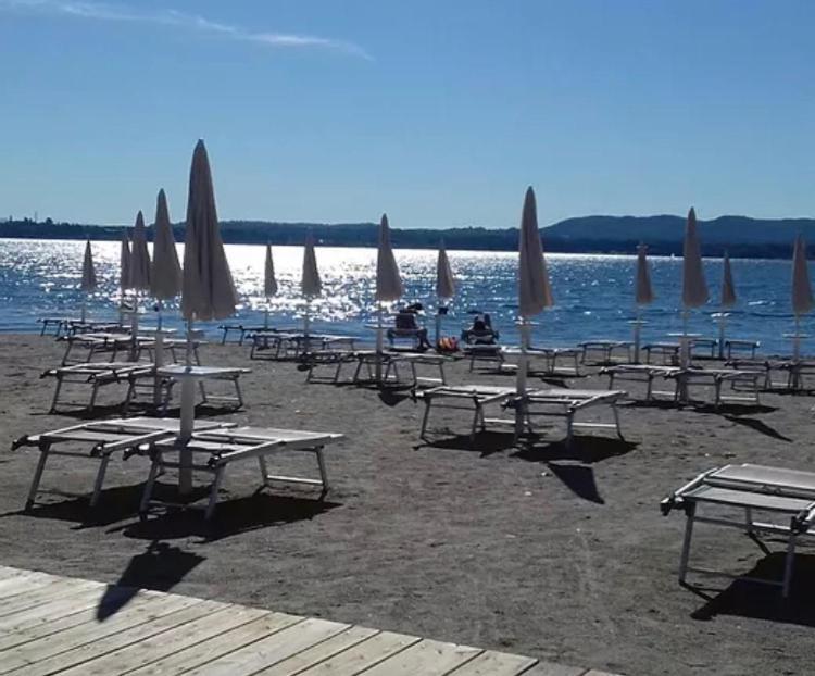 Appartamento Al Lago Lesa Dış mekan fotoğraf